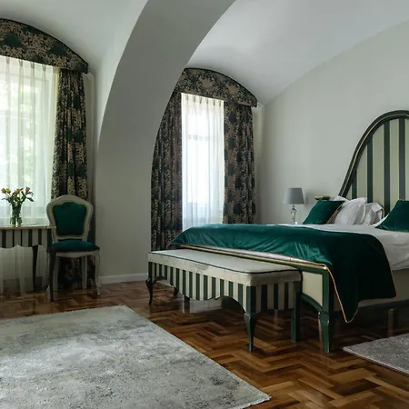 Magister Seven Bed & Breakfast *