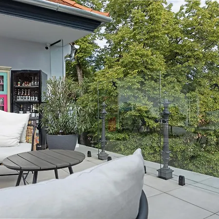 Magister Seven Bed & Breakfast
