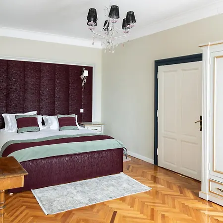 Magister Seven Bed & Breakfast *